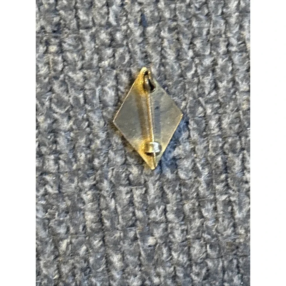 Vintage Sacred Heart of Jesus enamel pin gold Diamond shape NICE